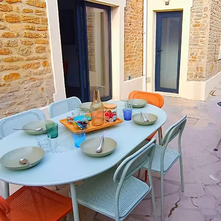 Hotel Maison A 8 Min A Pied De La Avec Terrasse Plein Sud