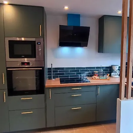Maison A 8 Min A Pied De La Avec Terrasse Plein Sud 3*