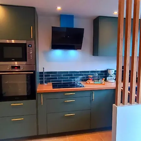 Maison A 8 Min A Pied De La Avec Terrasse Plein Sud 3*